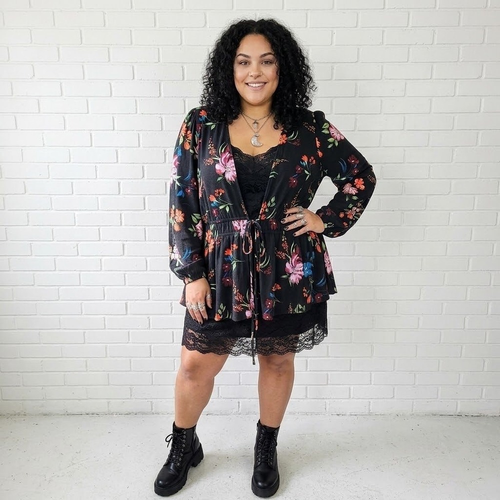 Torrid Floral Kimono Cardigan Womens 2 Black Peplum Whimsigoth Boho Romantic